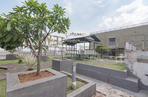 Bandung Hotel | RedLiving Apartemen Gateway Cicadas - QQ Property Tower Emerald A