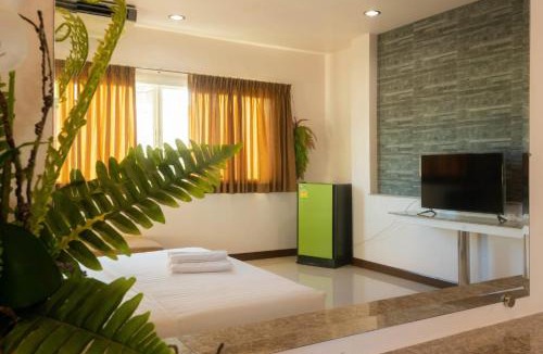 Samre Hotel | Ree- Riverside hotel