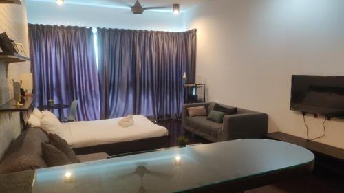 Chow Kit Apartment | Regalia Prime Service Suites InfinityPool
