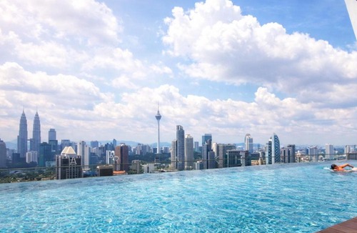 Chow Kit Apartment | Regalia Residence KLCC Upper View Sky Pool Suite