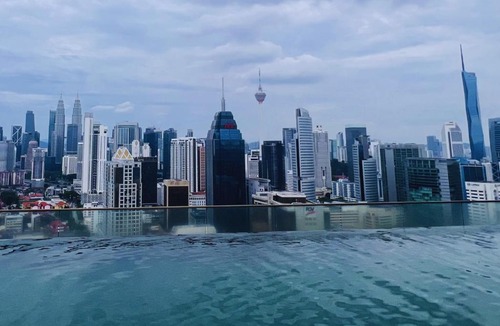Chow Kit Apartment | Regalia Residence KLCC Upper View Sky Pool Suite