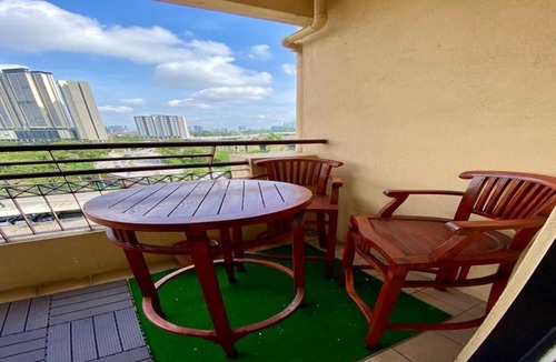 Bandar Tun Razak Condo | Relax in Modern Comfort-Quick access to City Essentials & healthcare facilities.