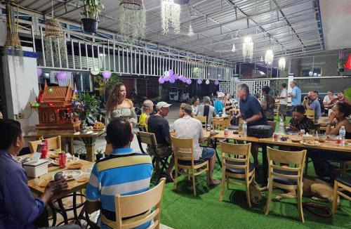 Khemarak Phoumin Hotel | Rene's Pasta Bar & Guesthouse