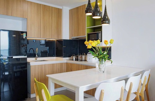 Tan Binh Apartment | Republic Plaza apartment, city view, near the airport, high-class amenities