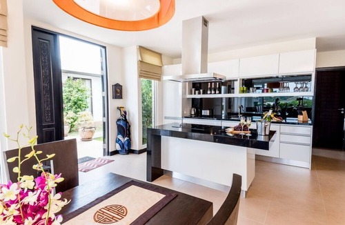 Khao Tao Villa | Resort Pool Villa With 5 Bedrooms TS1