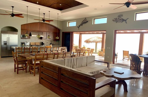 El Cardonal House | *RESORT STLYE, SWIM UP PALAPA BAR* Sleep 20+ OCEAN FRONT “Hacienda Sonadora”