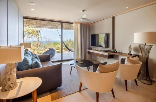 San Jose del Cabo Resort | Resort with 3 bedrooms with ocean views, onsite restaurants and fantastic pools