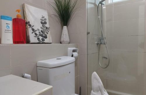 Kampung Sembulan Baru Apartment | reSTARY - Muji, Sutera Avenue Infinity Pool - Imago Opposite - KK City- 2BR,5Pax 来沙旅 木居主题公寓 - 无边际日落海景泳池 - Imago商场对面 - KK市中心 - 2房5人