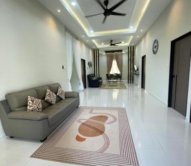 Peringat House | Rihays Palace Homestay Ketereh