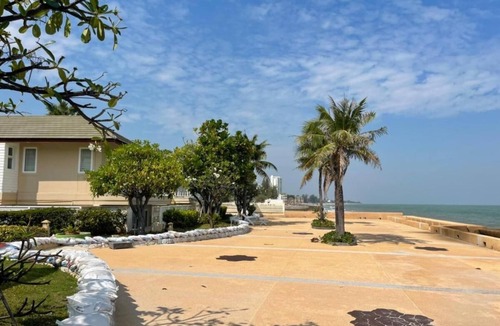 Cha-am Villa | RIM Chaam By RoomQuest