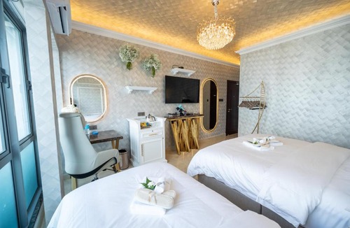 Downtown Kota Kinabalu Hotel | Ritz Residence - A Member of The Luxury Hotel Group