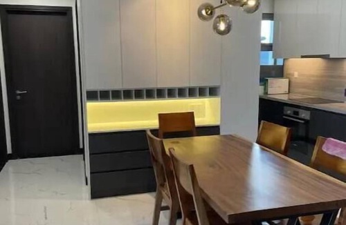 District 7 Apartment | River View | Luxury Living | Prime Location 2b2b