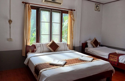 Vang Vieng Hostel | Riverside Garden Hostel