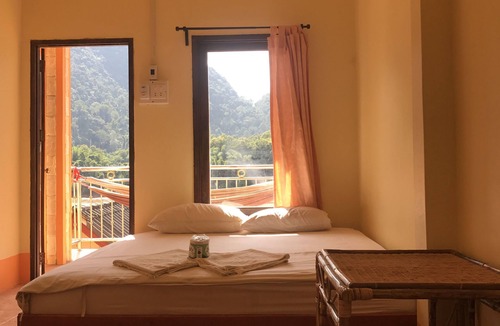 Muang Ngoi Neua Hotel | Riverview Bungalows & GH