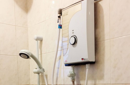 Damansara Perdana Apartment | Riza Homestay