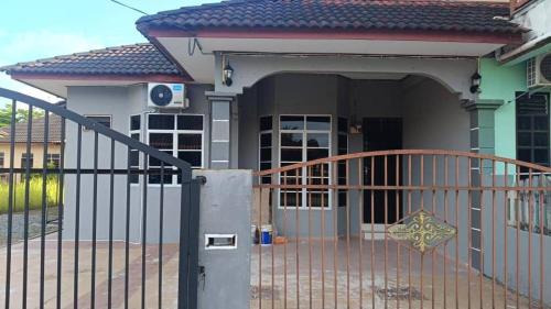 Bukit Payong House | RIZQ SFA HomeStay Bukit Payung Terengganu
