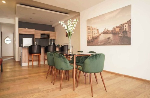 Colonia Roma Apartment | Roma Norte Luxury 3BR w/Pool and Gym