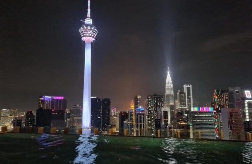 Bukit Bintang Apartment | Romantic Log Cabin 3 - in the Heart of KL city (walk to KL Tower/KLCC/Bukit Bintang)