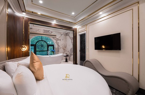 Hoang Mai Hotel | Romeo Villa Hotel HN - by BAY LUXURY
