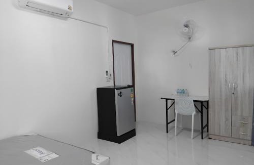 Nai Muang Hostel | room 6 still available for MotoGP