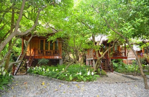 Ha Long House | Room in Boat - Halong Bay Deluxe Cruise Bungalow on Island