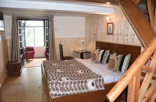 The Mall Road House | Room in Lodge - Duplex Suite 1 - Enjoy Your Ultimate Workations