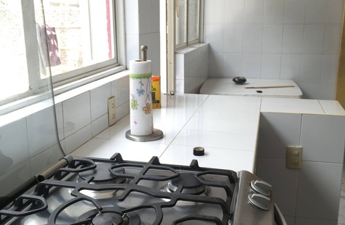 Gustavo A. Madero Bed & Breakfast | Room near CdMx Airport, customs, UNAM Aragon dental clinic
