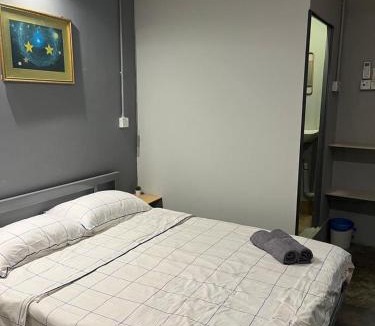 Taman Jubilee House | Roomah En-suite attached-bath R4