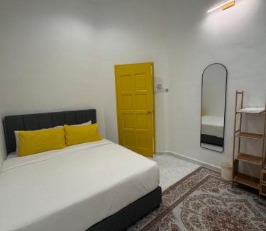 Dungun House | Roomah Kuning