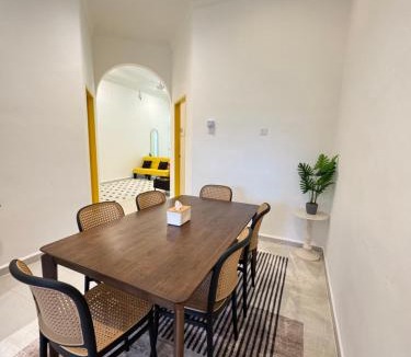 Dungun House | Roomah Kuning