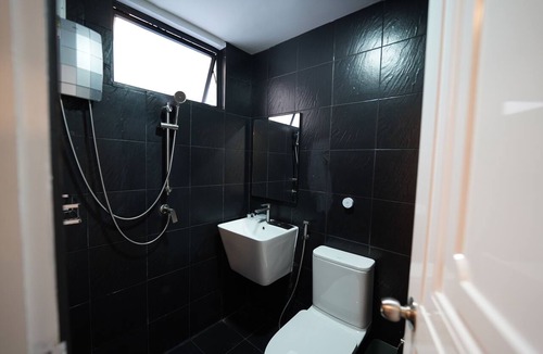 Samsen Nok Hotel | RoomQuest Ratchada AI Hotel Opsian Technologies