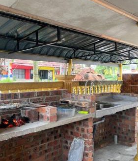 Kampung Gong Kempas House | Roomstay Cikgu CTZ