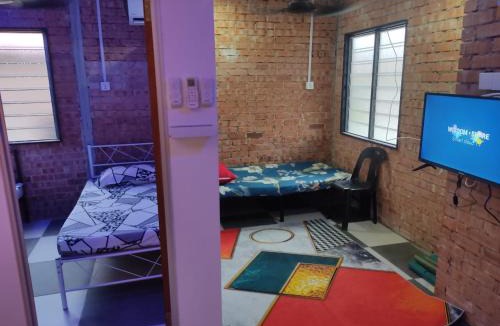 Sungai Buloh Hotel | Roomstay Sg Buloh A