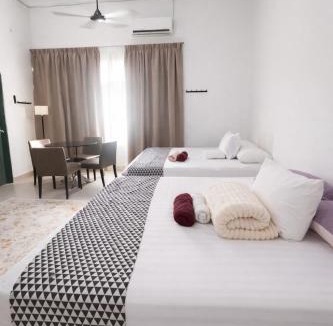 Kampung Telaga Batin House | Roomstay Stadium Gong Badak Sutera Home by Mishkat