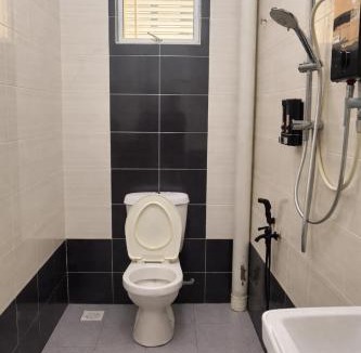 Kampung Telaga Batin House | Roomstay Stadium Gong Badak Sutera Home by Mishkat