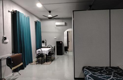 Kampung Telaga Bata House | Roomstay Ust Omar