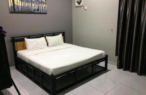 Pasir Pinji House | Roomy Bungalow Stay with Karaoke and Cinama in the House 6 room 6 bathroom 18pax
