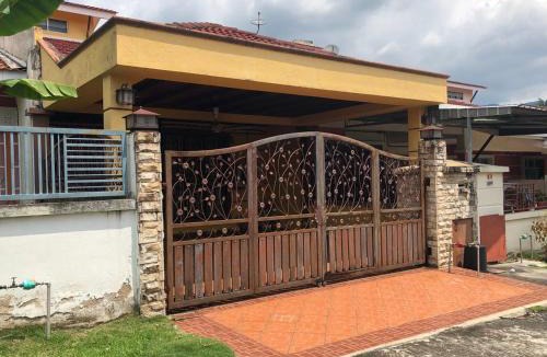 Seremban House | Rosalinda Homestay at Senawang