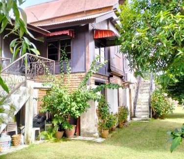 Alor Gajah House | Rose Guest House