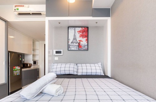 Bach Dang Riverside Apartment | Rose Home Studio free Pool & Gym