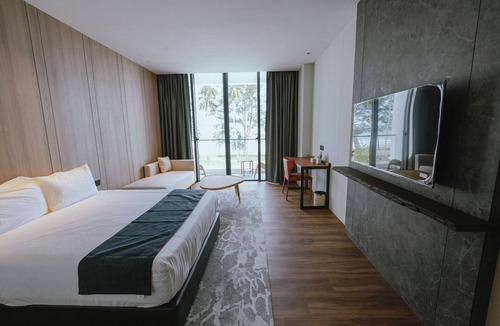Sematan Hotel | Roxy Beach Resort