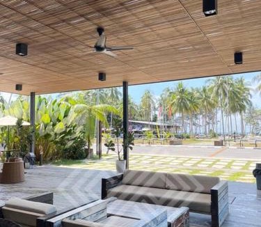 Sematan House | Roxy Sematan Beach Townhouse Deluxe 3 ,5 & 6