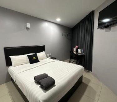Sepang Hotel | Royale City Hotel - 10 min from KLIA KLIA 2 Airport