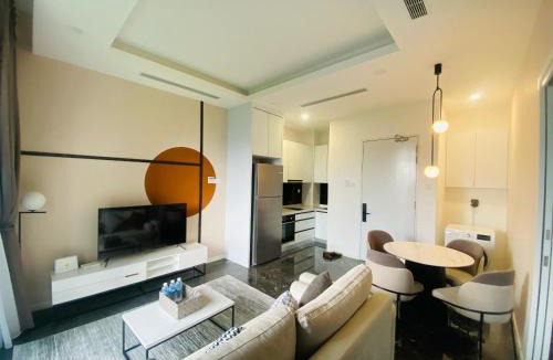 Kuala Lumpur City Centre Apartment | Royce Residence KLCC twin tower by ABM Unique