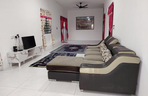 Taiping House | RSH Gemilang - 3 bedrooms, 2 bathrooms, private parking