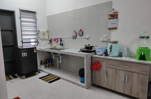 Taiping House | RSH Gemilang - 3 bedrooms, 2 bathrooms, private parking