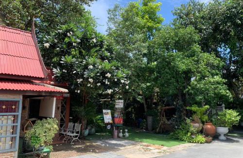 Bang Kruai House | Ruennakornin Homestay