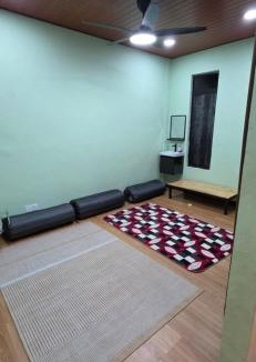 Kampung Air House | Rumah Inap Nik Atik
