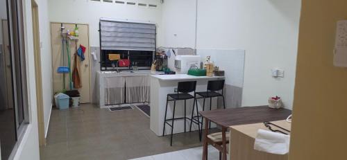 Kampung Air House | Rumah Inap Nik Atik