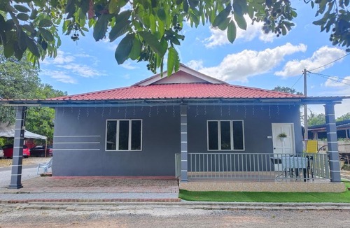 Kampung Lahar Tembun House | Rumah Inap Abang Shahrul